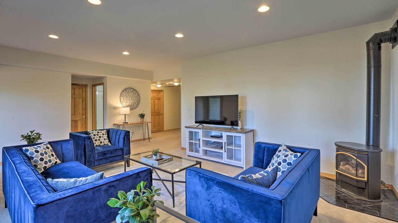 Photo of Livingroom in Evergreen