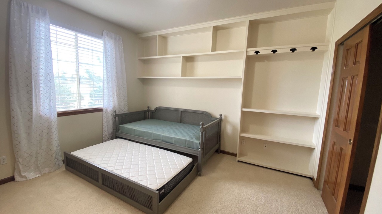 Photo of Bedroom in Castle Pines North