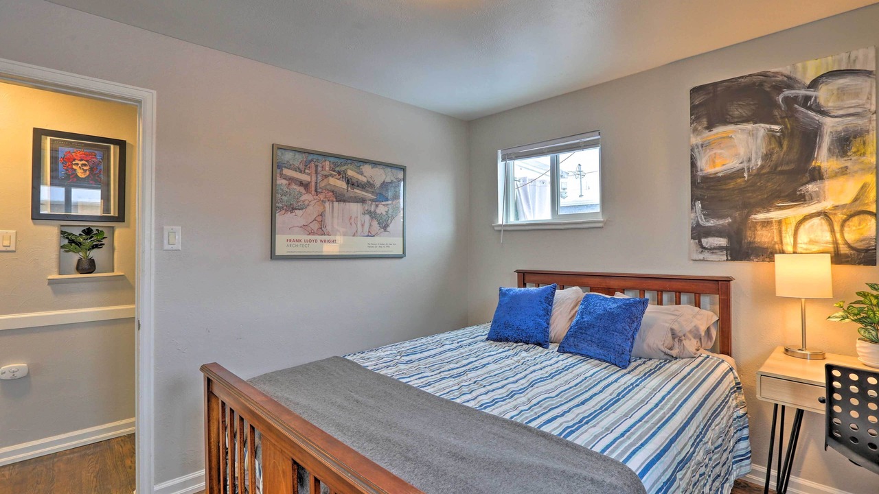 Photo of Bedroom in Edgewater