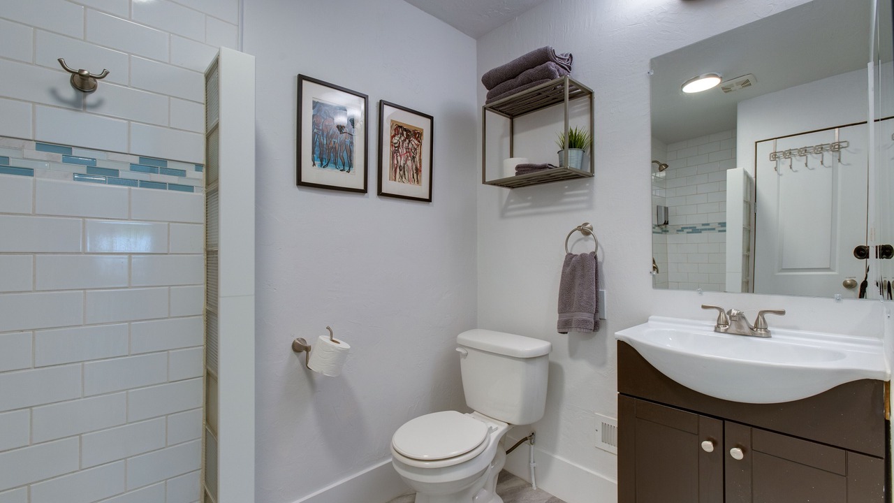 Photo of Bathroom in Edgewater