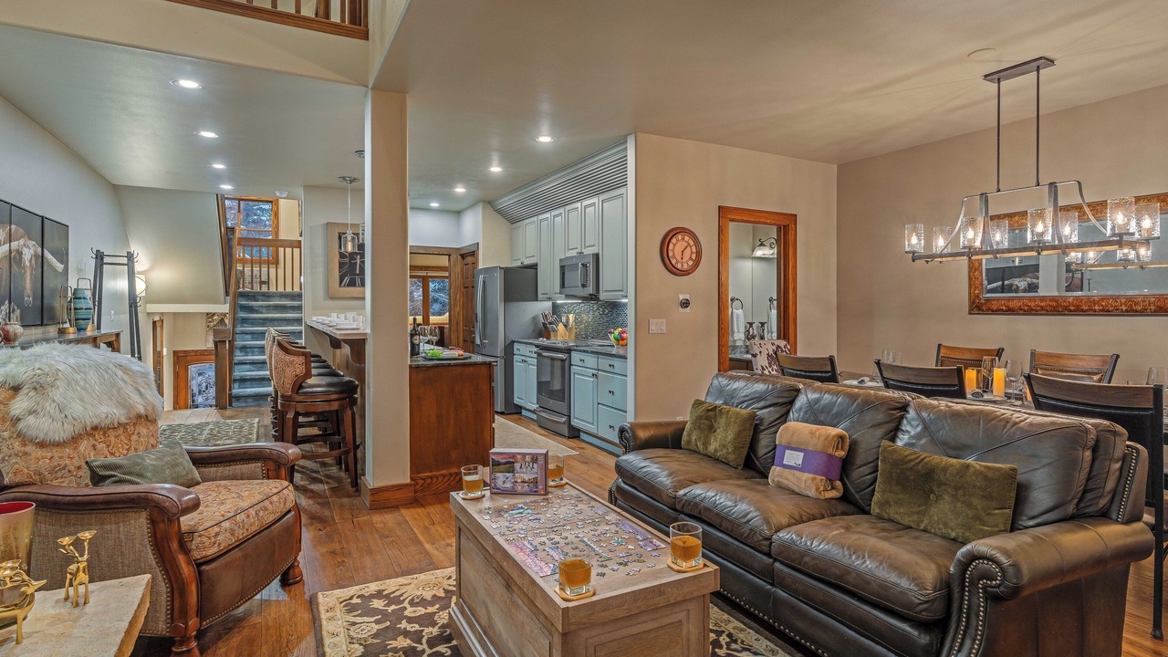 Photo of Bedroom in Peak 8
