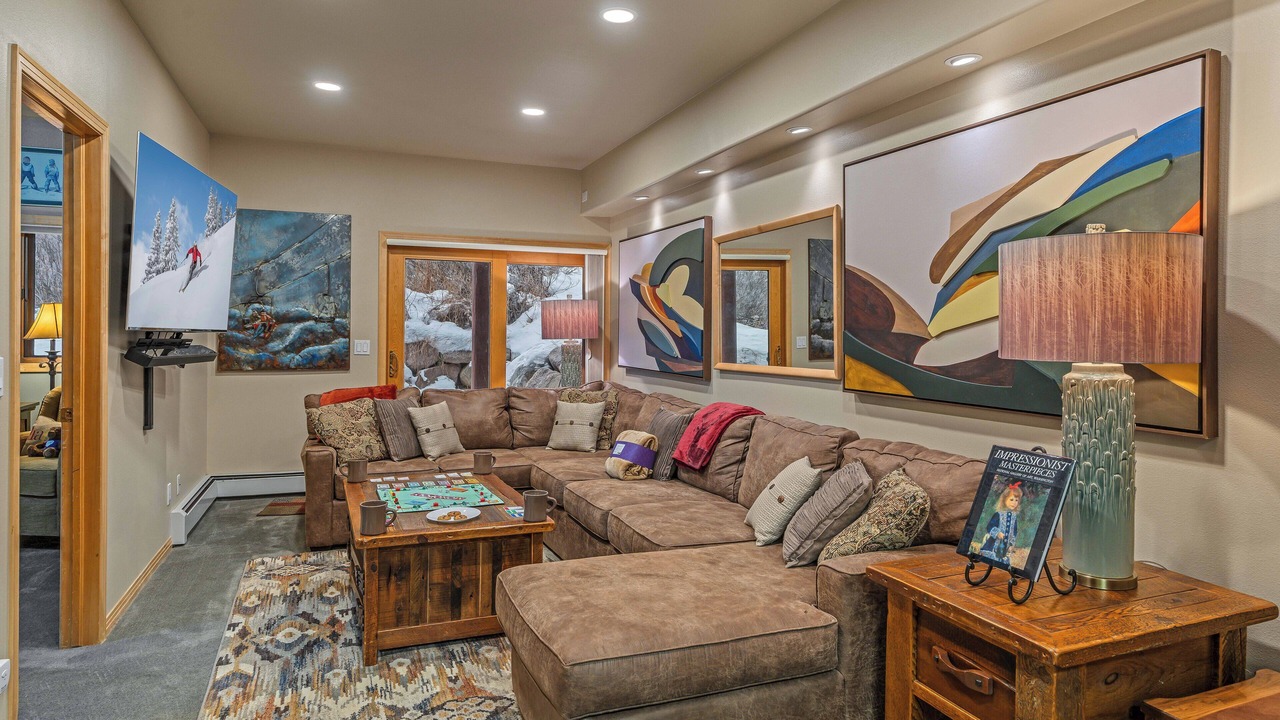 Photo of Bedroom in Peak 8