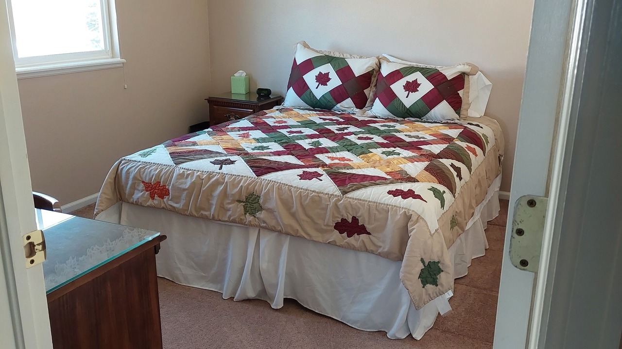Photo of Bedroom in Gleneagle