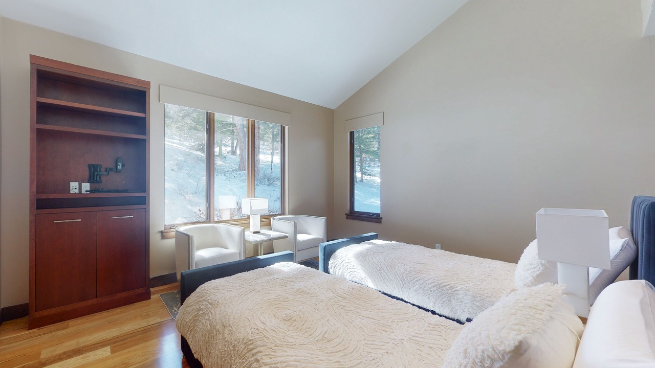 Photo of Bedroom in Edwards