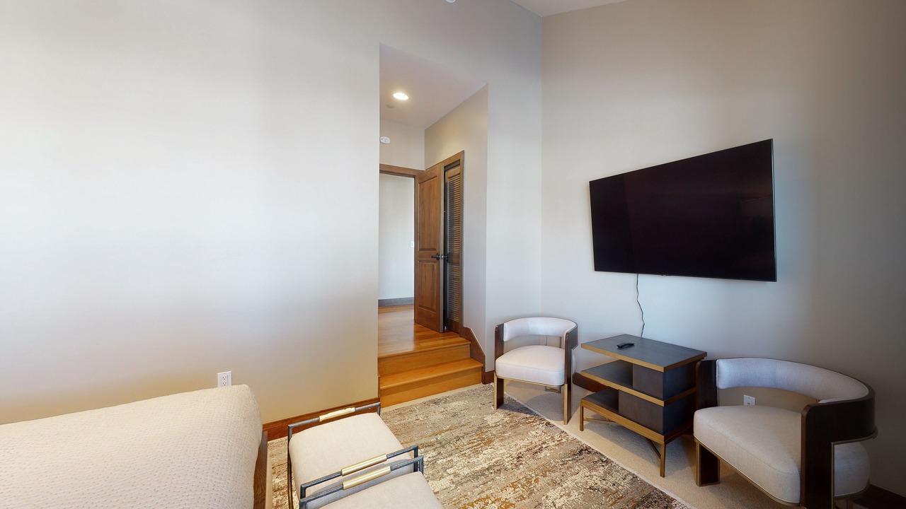 Photo of Bedroom in Edwards
