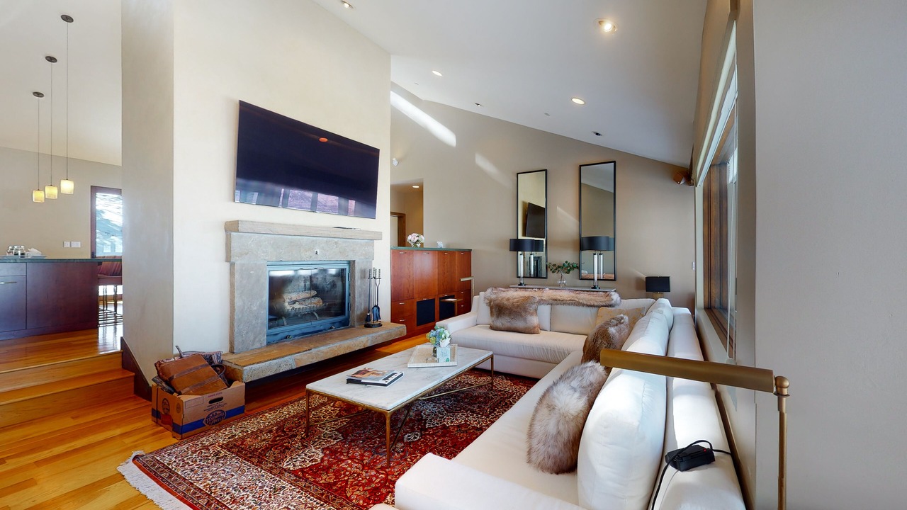 Photo of Livingroom in Edwards