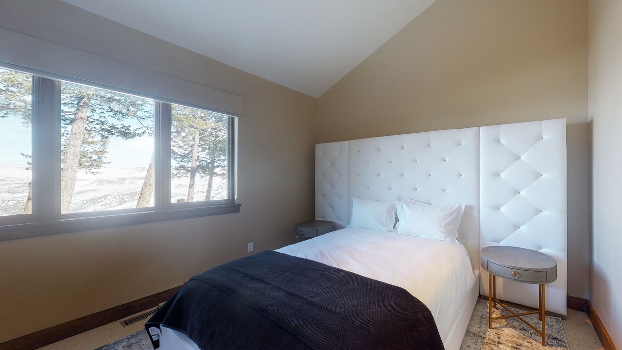 Photo of Bedroom in Edwards