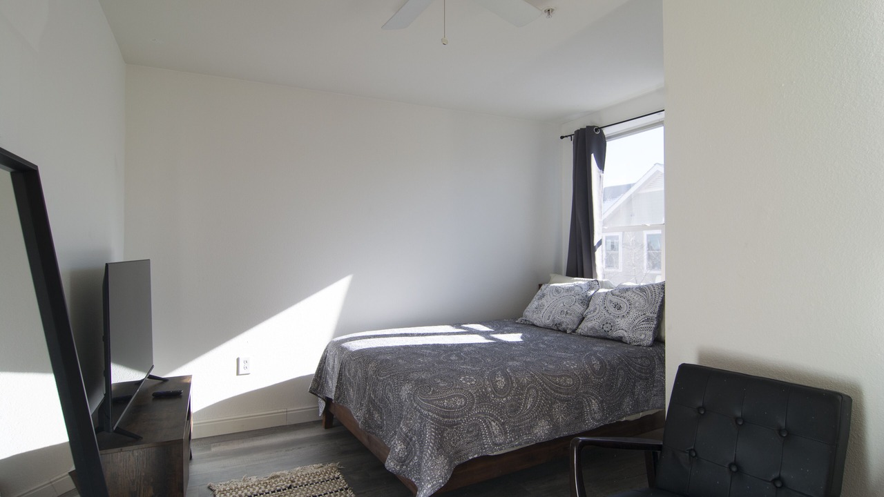 Photo of Bedroom in North Broadway - Holiday