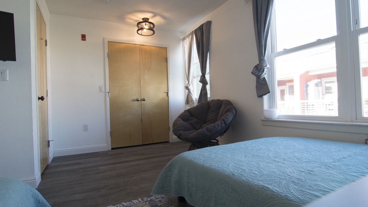Photo of Bedroom in North Broadway - Holiday