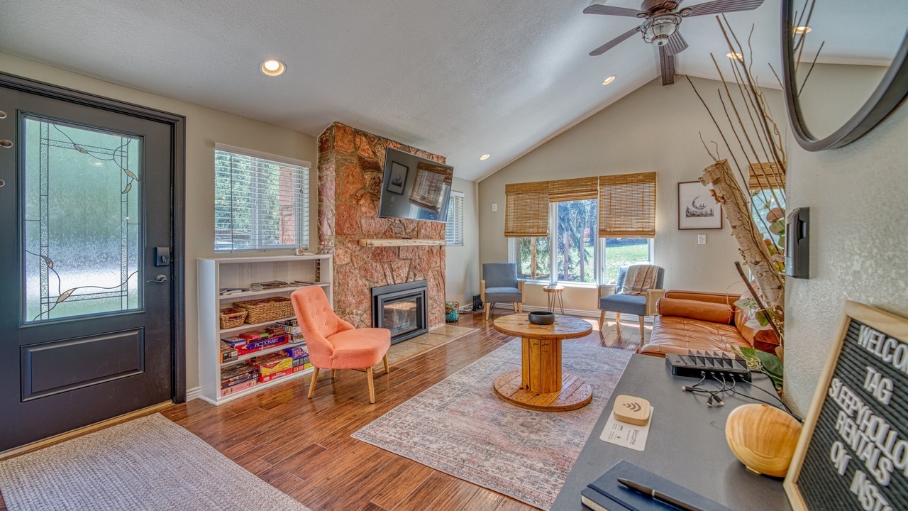 Photo of Bedroom in Green Mountain Falls