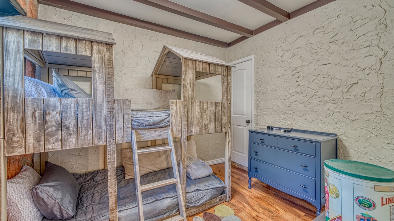 Photo of Bedroom in Green Mountain Falls