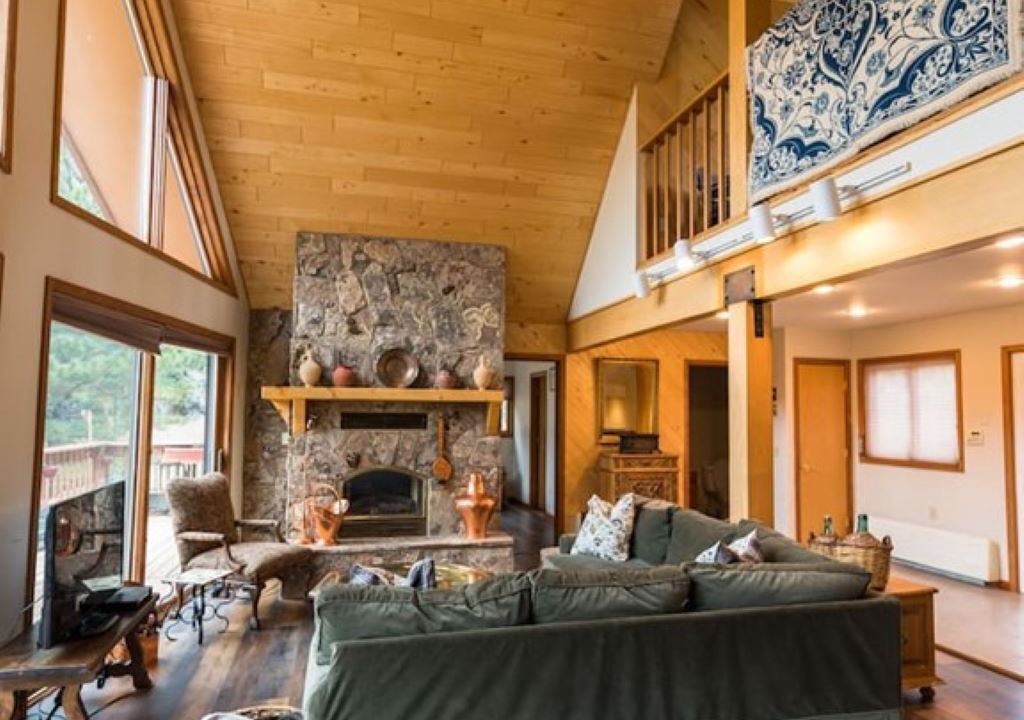 Photo of Livingroom in Redstone