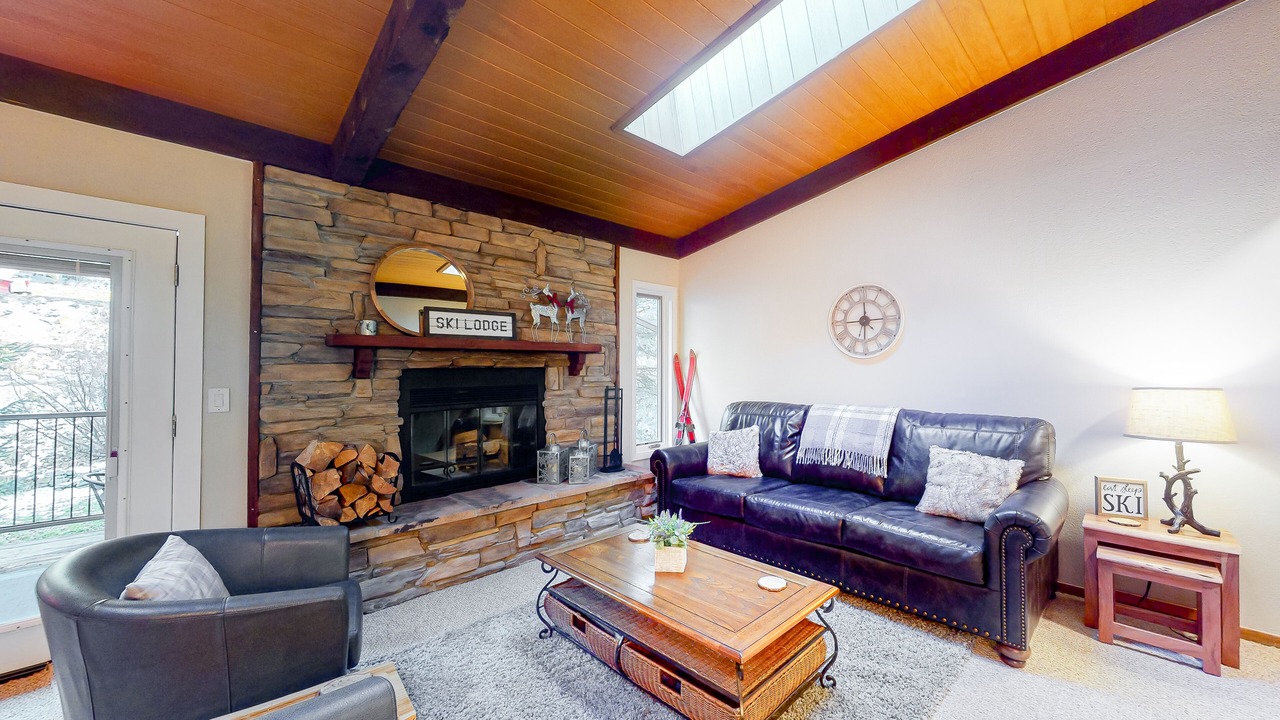 Photo of Livingroom in Intermountain