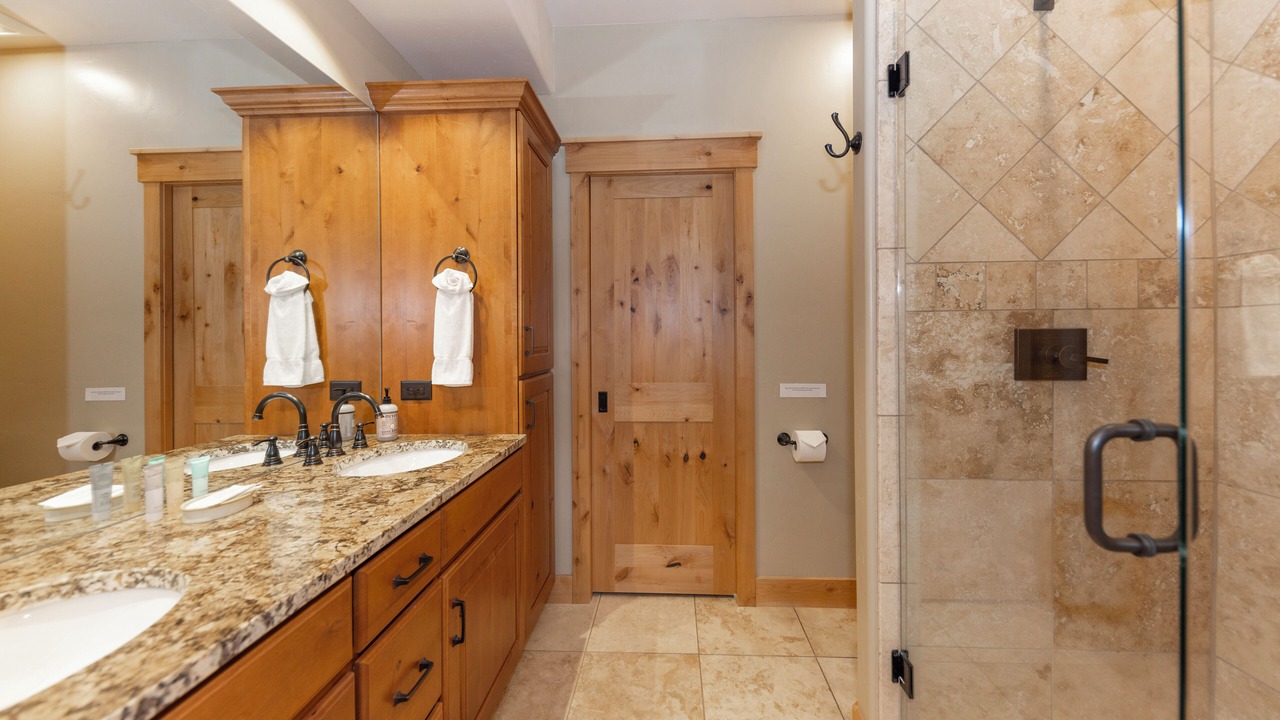 Photo of Bathroom in Three Peaks