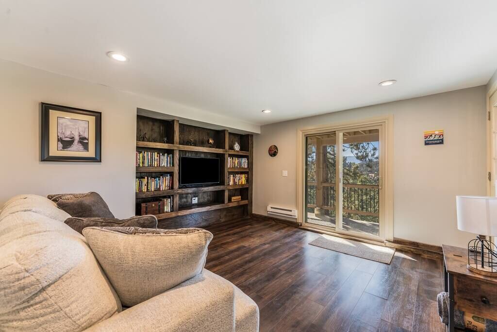 Photo of Livingroom in Bailey