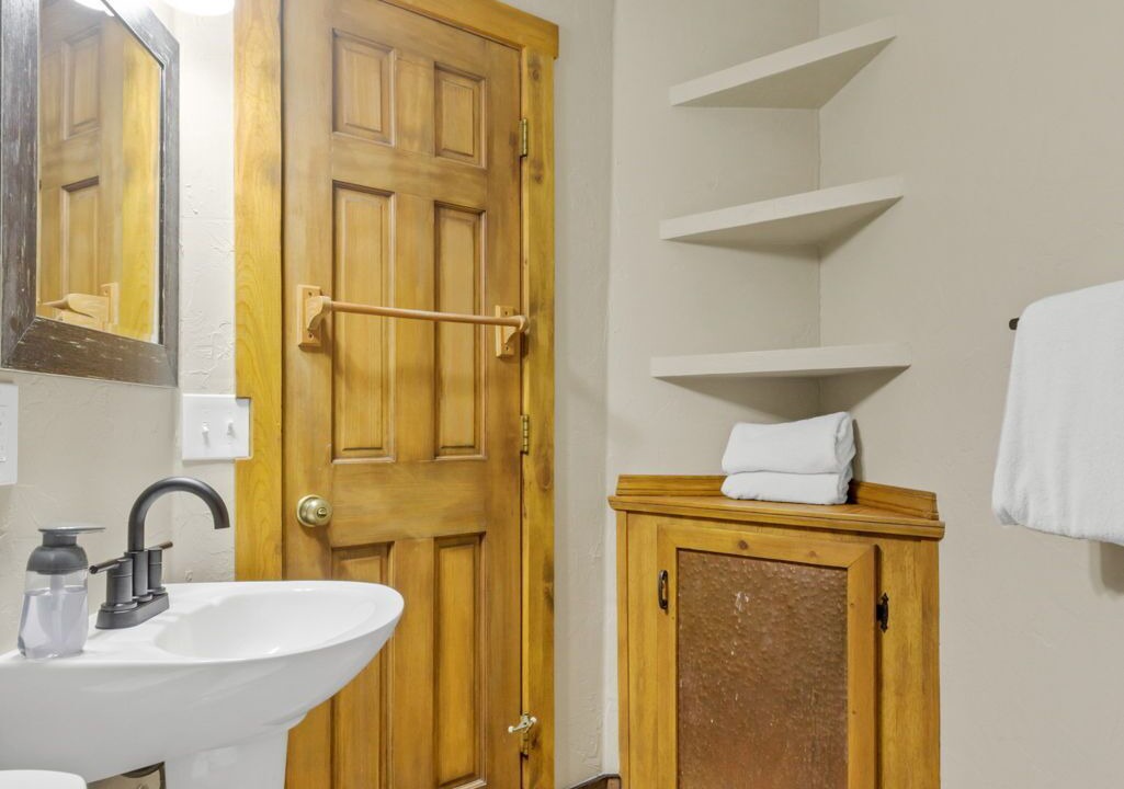 Photo of Bathroom in Twin Lakes