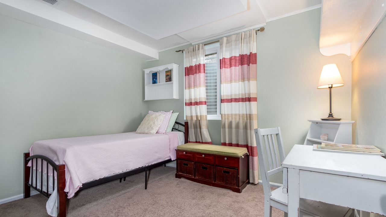 Photo of Bedroom in Ken Caryl