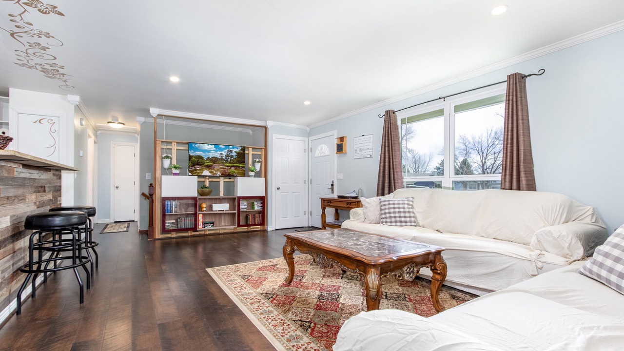 Photo of Livingroom in Ken Caryl