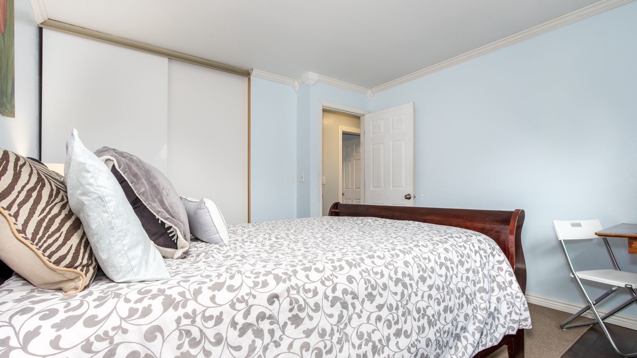 Photo of Bedroom in Ken Caryl