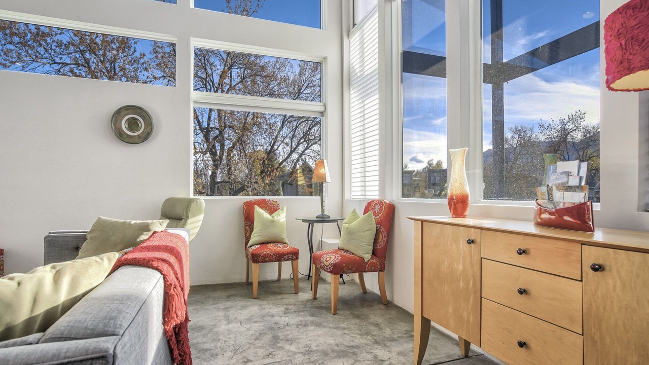 Photo of Livingroom in Broadmoor