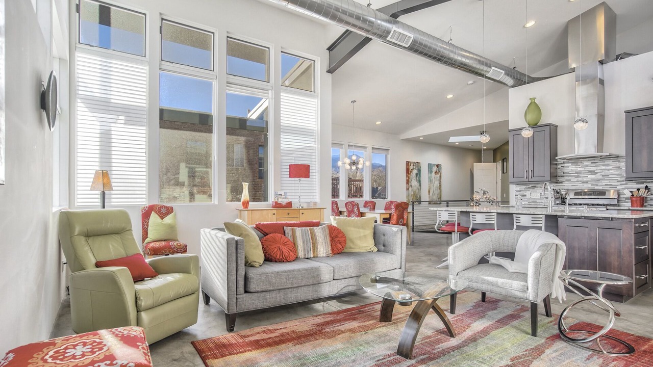 Photo of Livingroom in Broadmoor