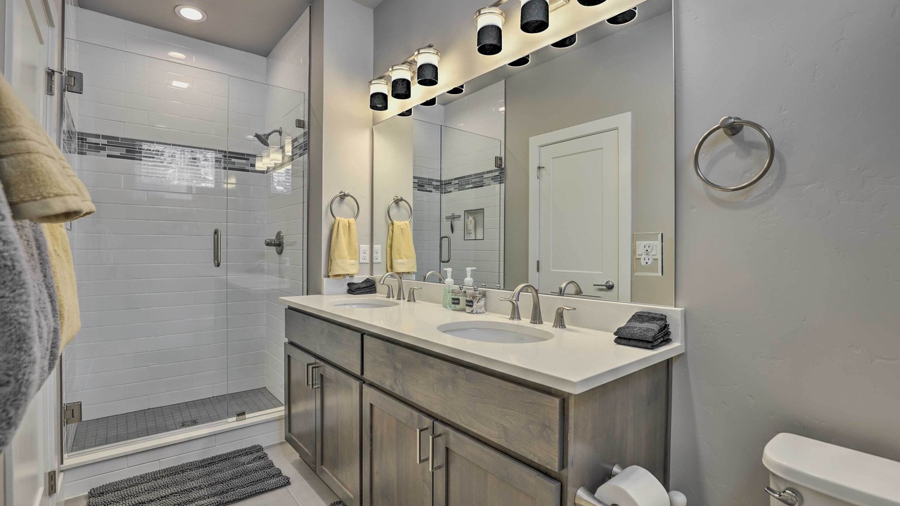 Photo of Bathroom in Rendezvous