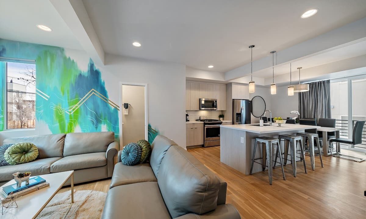 Photo of Livingroom in West Colfax