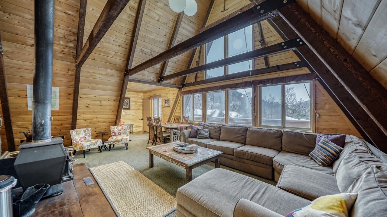 Photo of Livingroom in Garfield