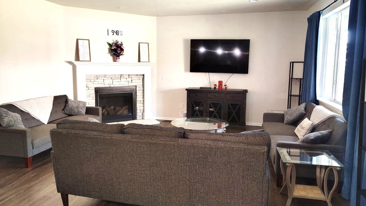 Photo of Livingroom in Erie