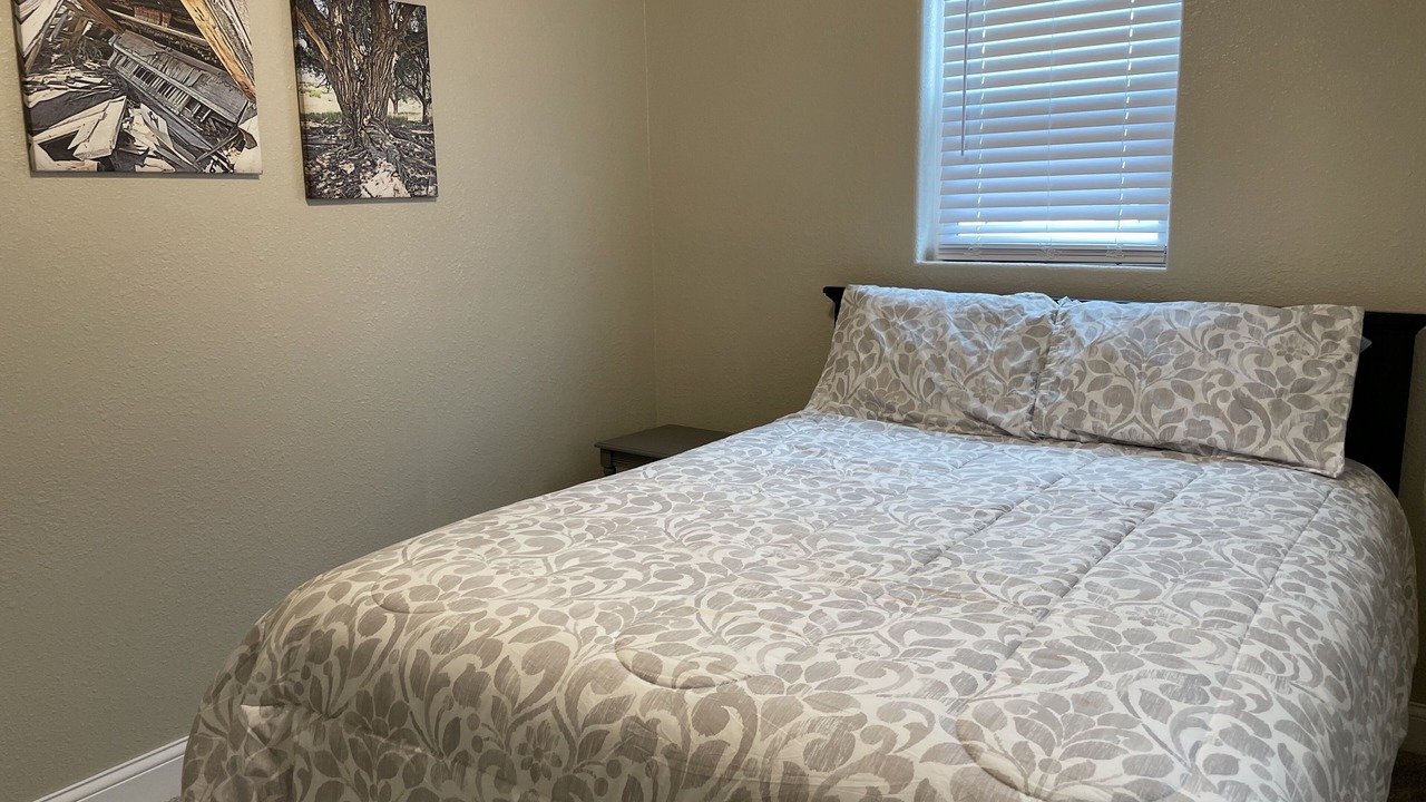 Photo of Bedroom in Holly