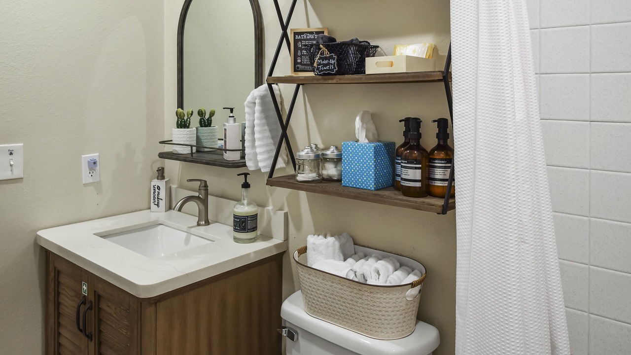 Photo of Bathroom in Cheyenne Meadows