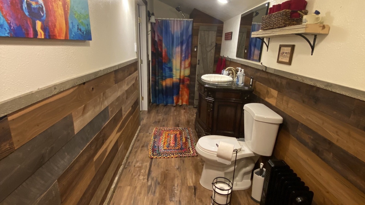 Photo of Bathroom in Lazear