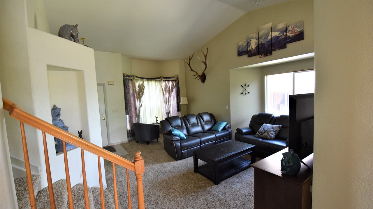 Photo of Livingroom in Dupont