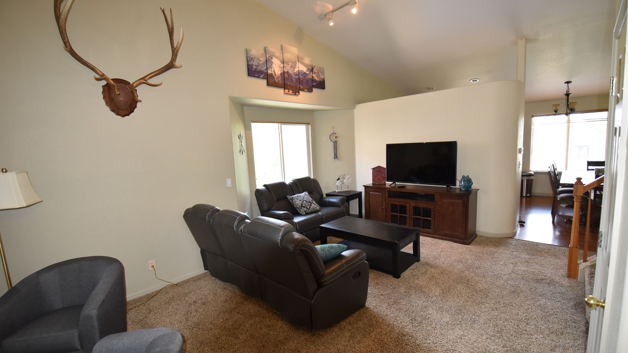 Photo of Livingroom in Dupont