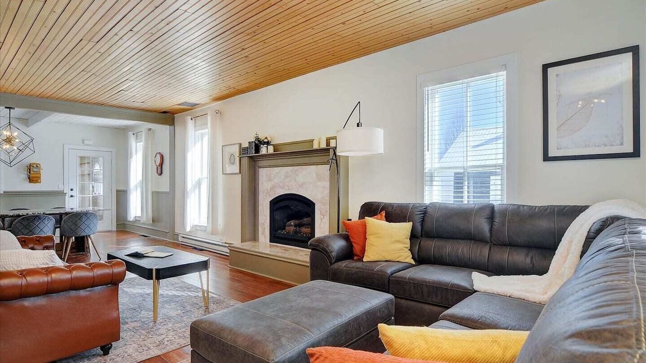Photo of Livingroom in Twin Lakes