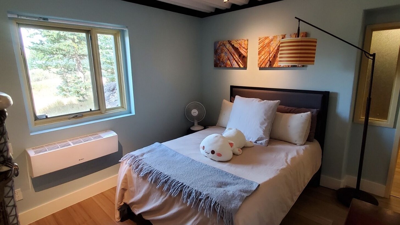 Photo of Bedroom in Missouri Heights