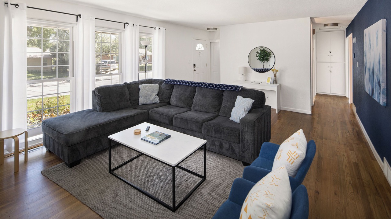 Photo of Livingroom in Lakewood