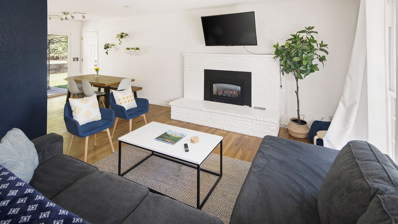 Photo of Livingroom in Lakewood