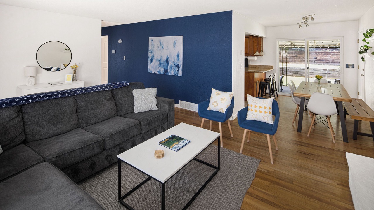 Photo of Livingroom in Lakewood