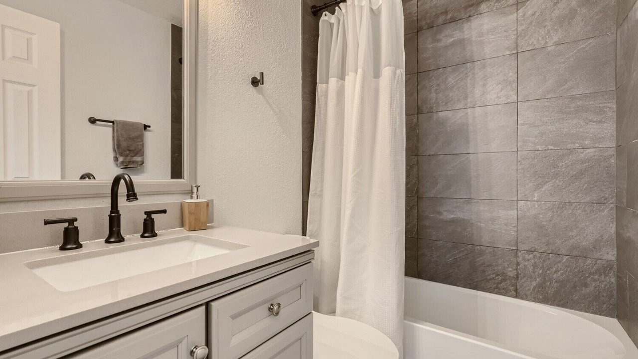 Photo of Bathroom in Dupont