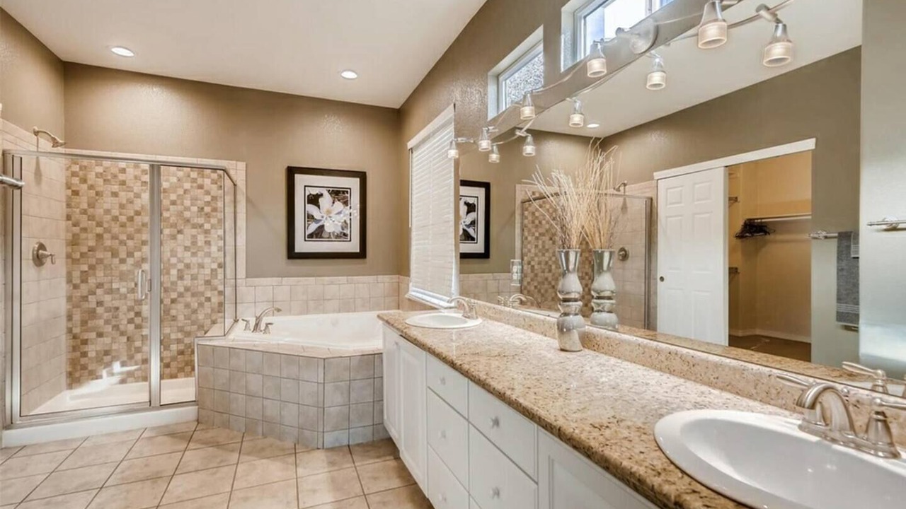Photo of Bathroom in Columbine