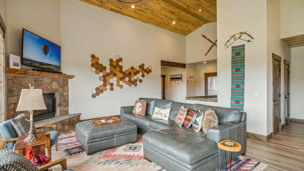 Photo of Livingroom in Twin Creek Village
