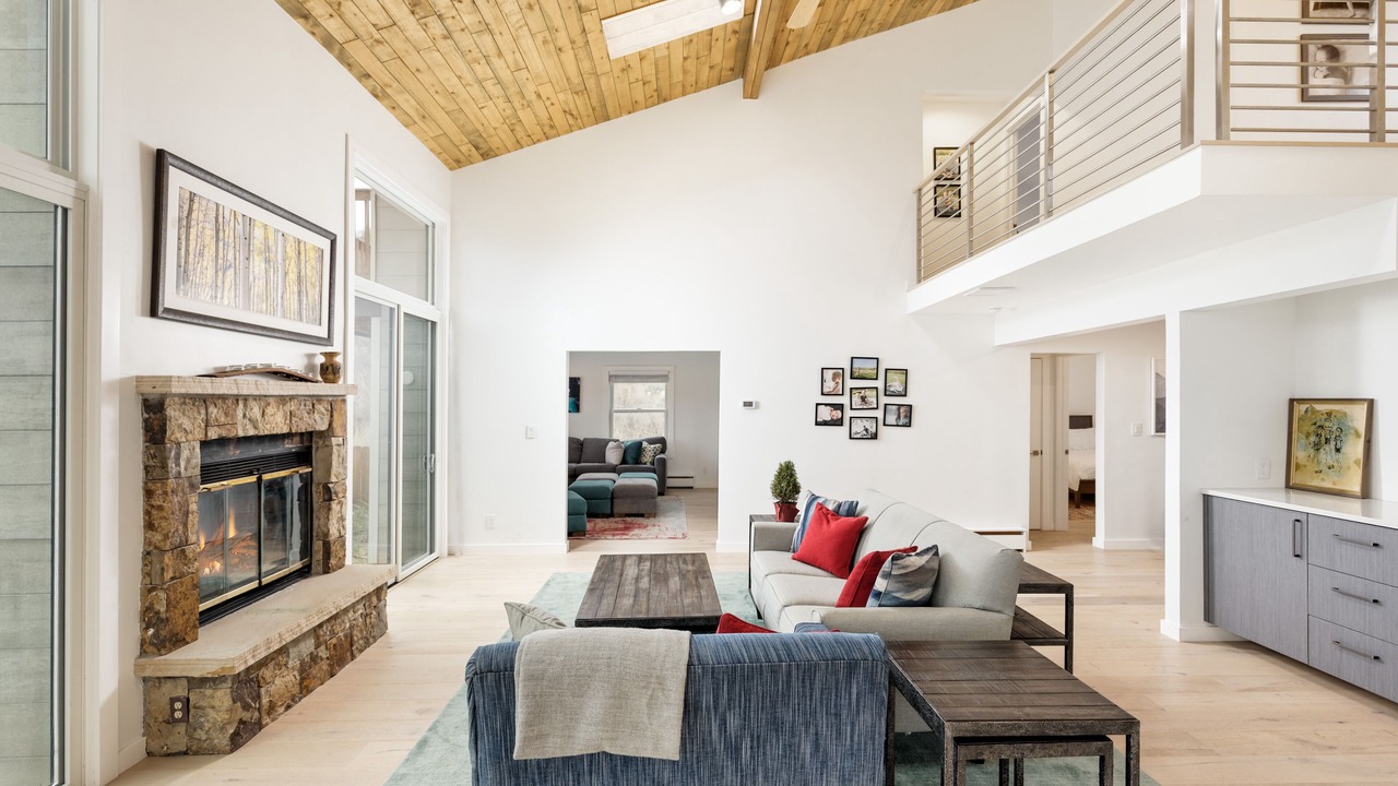 Photo of Livingroom in Brush Creek Village