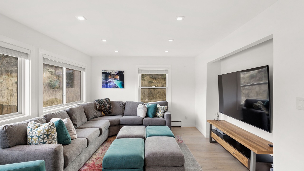 Photo of Livingroom in Brush Creek Village