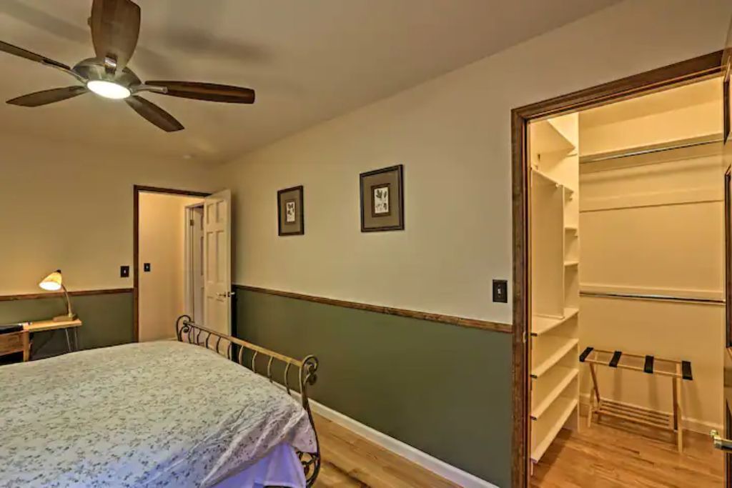 Photo of Bedroom in Shadow Mountain