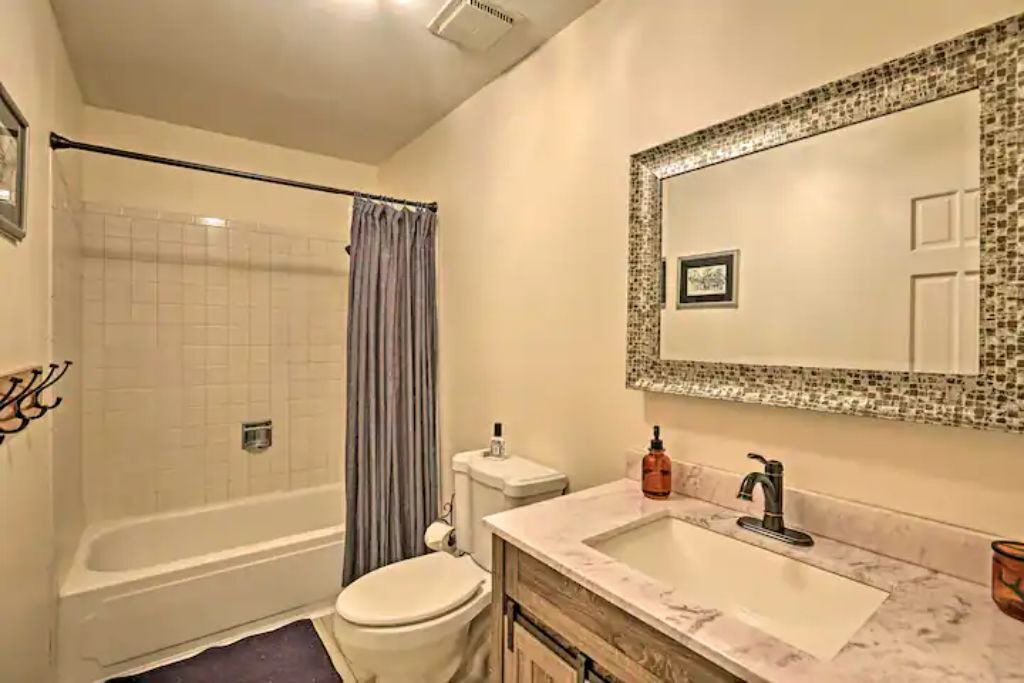 Photo of Bathroom in Shadow Mountain