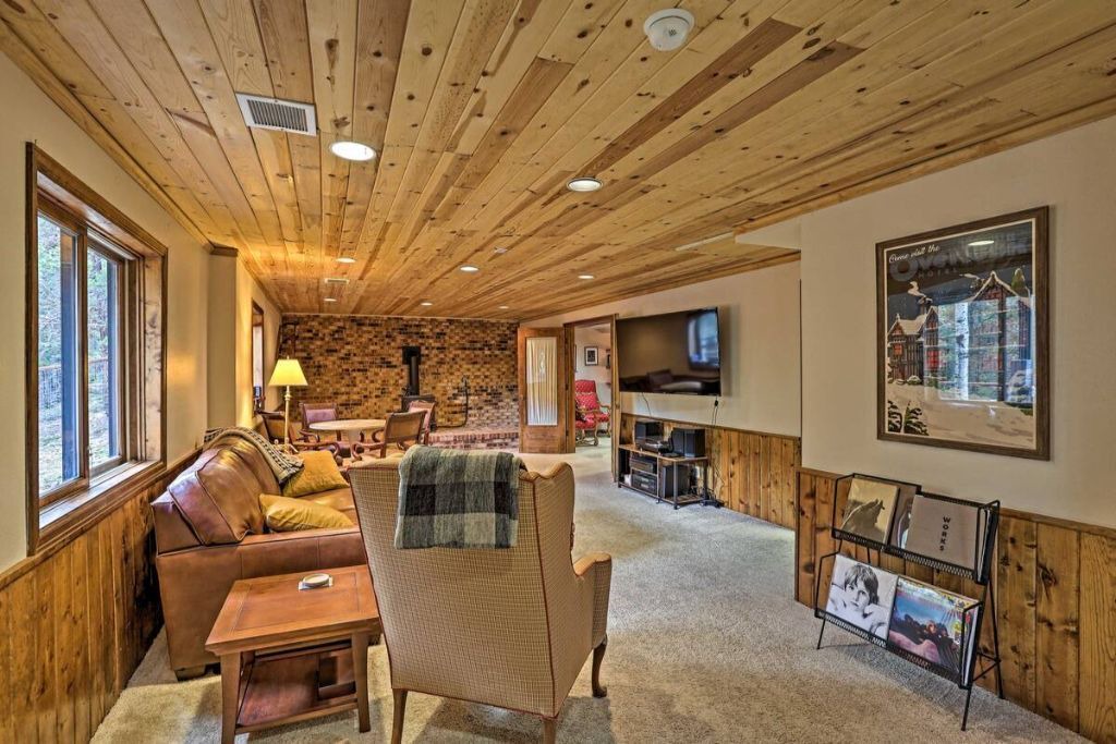 Photo of Livingroom in Shadow Mountain