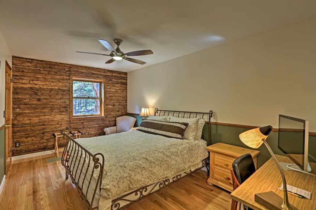 Photo of Bedroom in Shadow Mountain