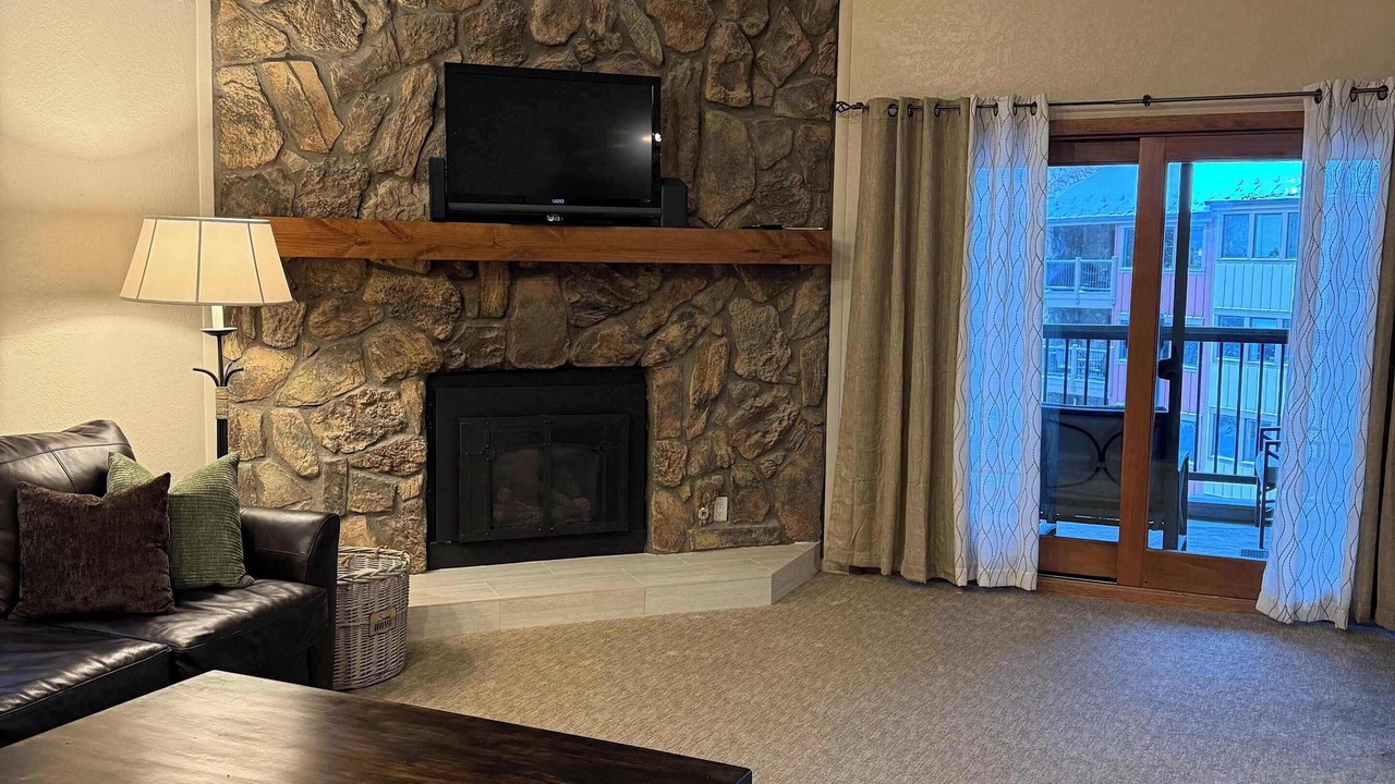 Photo of Livingroom in Historic District