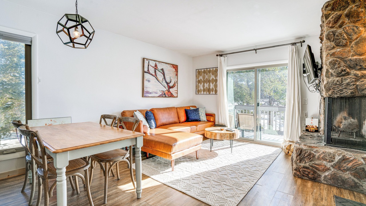 Photo of Livingroom in Fraser